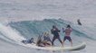Boxe : Un surfeur organise des combats sur une planche de surf