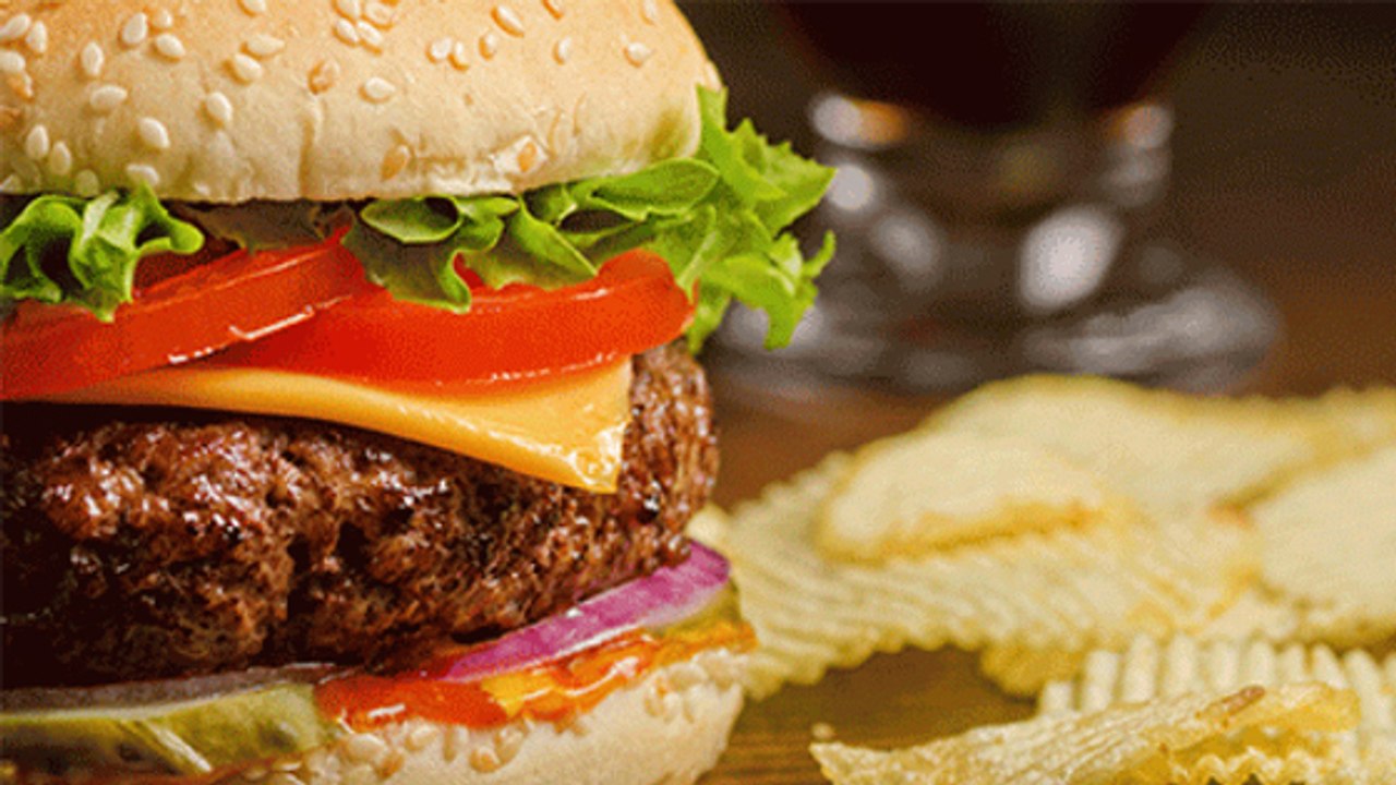 Quels aliments faut-il éviter avant et après une séance de sport ?