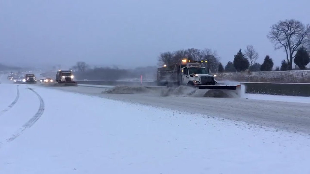 Accumulating snow blankets the central Plains