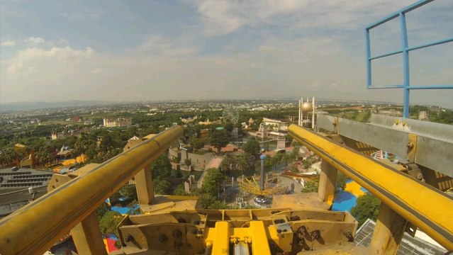 Taiwan's Gravity Max, les montagnes russes à 90° qui vont vous couper le souffle