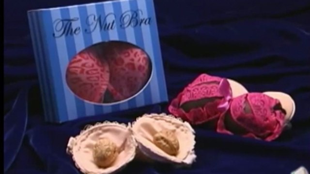 Les femmes ont le soutien-gorge, les hommes le soutien-testicules !