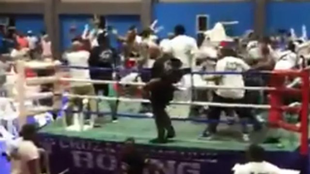 Boxe : Un événement dégénére totalement en République Dominicaine lorsque le public envahit le ring
