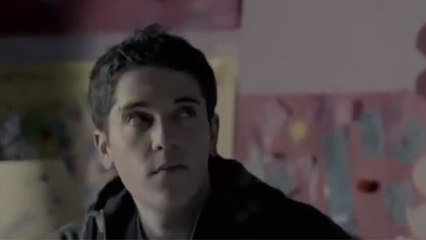 Ce graffeur défie l'autorité pour donner le sourire à sa petite sœur malade