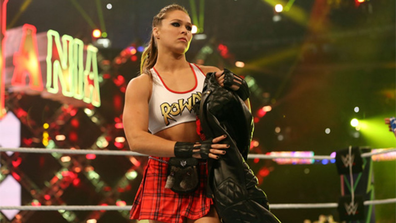 WWE : Ronda Rousey lâche ses nouveaux skills et fait le show
