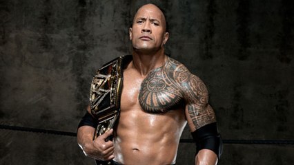 Dwayne Johnson pourrait affronter Roman Reigns pour terminer sa carrière en WWE