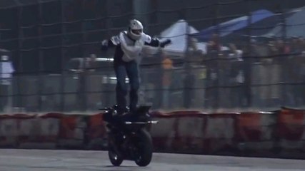 Stunt : ce motard réalise des figures incroyables