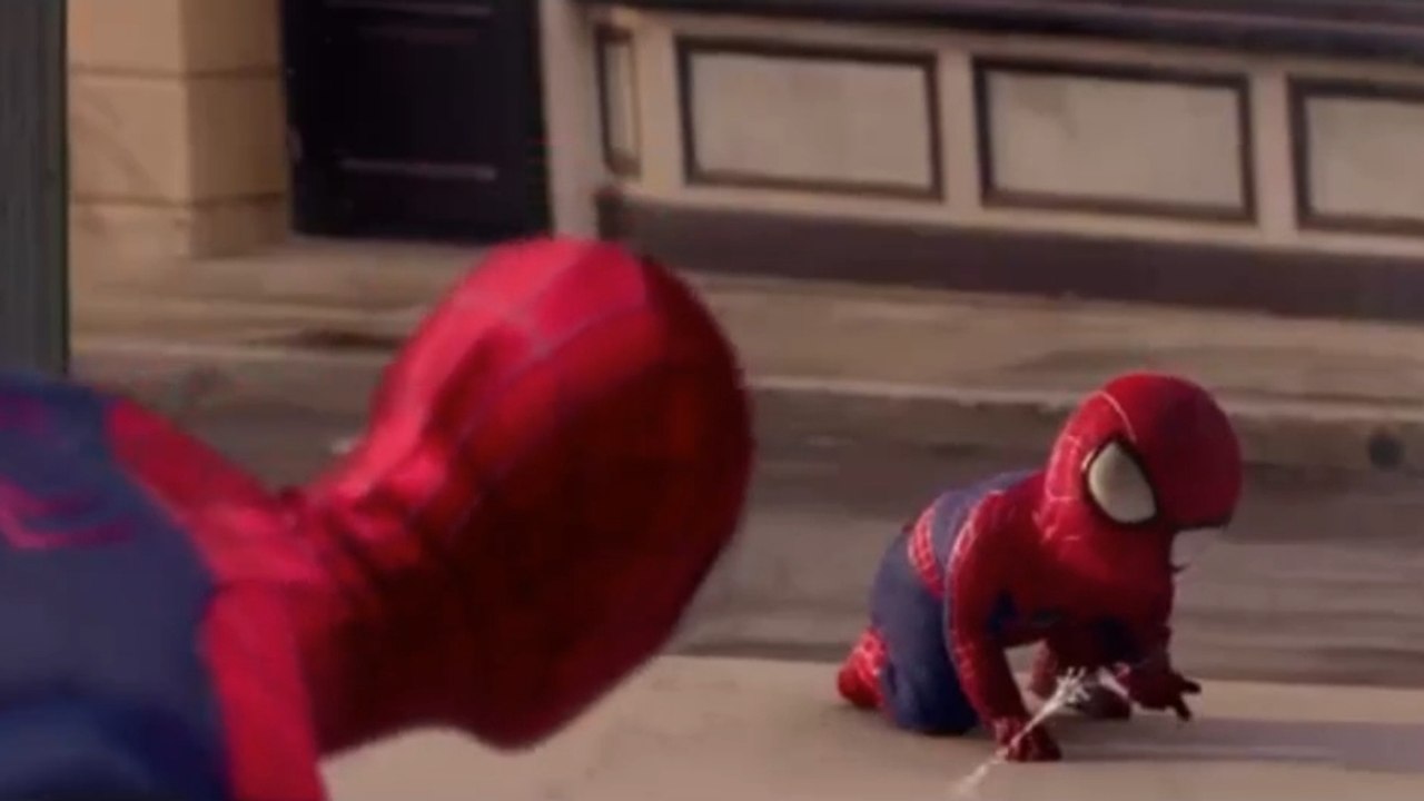 Spiderman se transforme en bébé dans la nouvelle publicité d'Évian