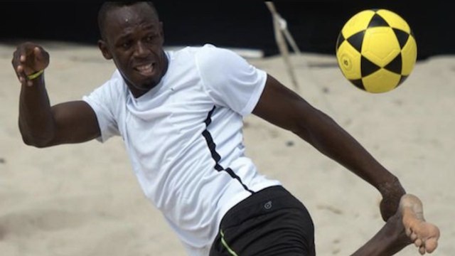 Usain Bolt tout proche de devenir footballeur professionnel avec les Central Coast Mariners en Australie