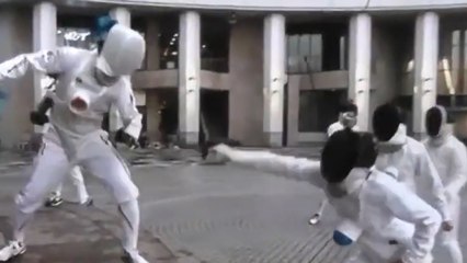 Escrime : Trois athlètes olympiques combattent 50 amateurs. Qui va gagner ?