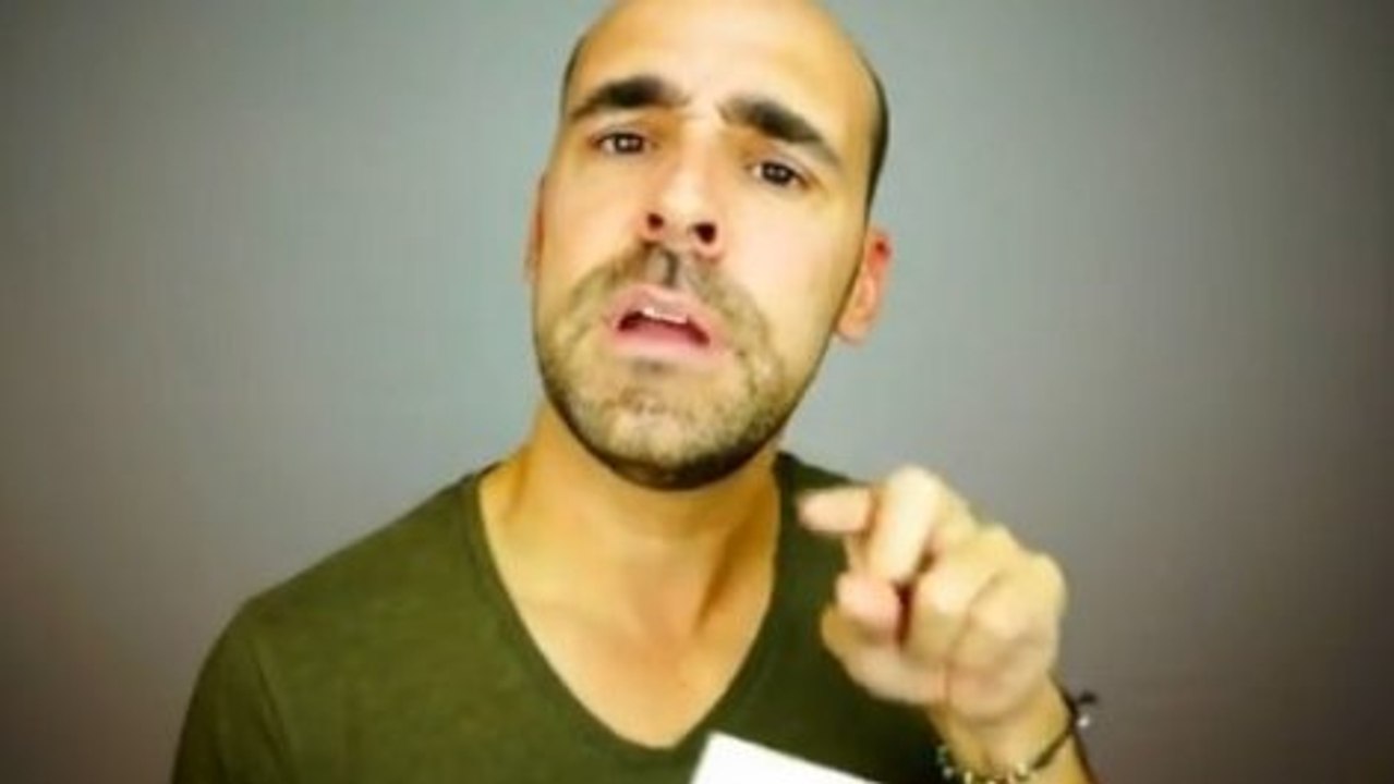 Le Bon Coin : l'humoriste Kenny Martineau se met en vente dans une annonce hilarante