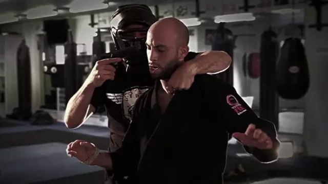 Découvrez Roy Elghanayan, l'homme considéré comme le Bruce Lee du Krav Maga