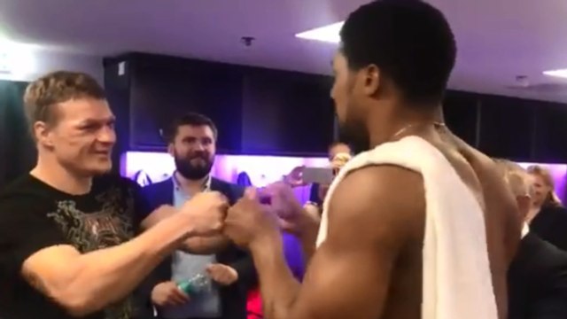 Joshua vs Povetkin : Les belles images de respect entre Anthony Joshua et Alexander Povetkin après leur combat