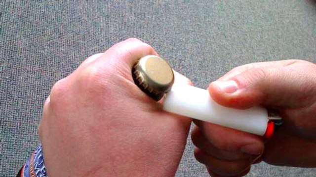 10 astuces pour ouvrir une bière sans décapsuleur