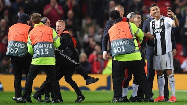 Manchester United - Juventus Turin : l'attitude magique de Cristiano Ronaldo avec ce striker