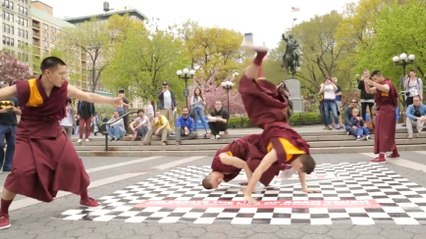 New-York : Ces quatre moines tibétains font du breakdance comme des professionnels !