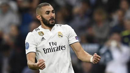 Gilets jaunes : Robert Menard se ridiculise en plaçant Benzema au coeur de la polémique