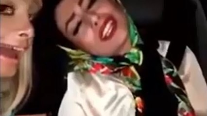 En réalisant un selfie vidéo, ces deux femmes provoquent un accident de voiture