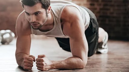 Comment travailler les abdominaux et les quadriceps grâce à un seul exercice de gainage