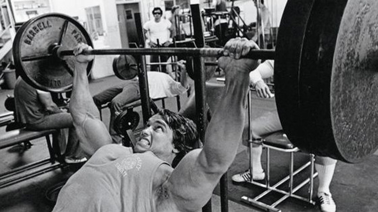 La routine d'entraînement d'Arnold Schwarzenegger pour devenir Mister Olympia