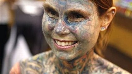 Découvrez Julia Gnuse, la femme la plus tatouée du monde
