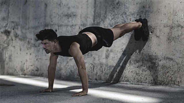 4 exercices à pratiquer contre un mur pour ceux qui n'ont pas de matériel