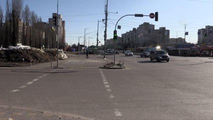 Şehir savaşına hazırlanan Ukraynalılar başkentin etrafına hendek kazıyor