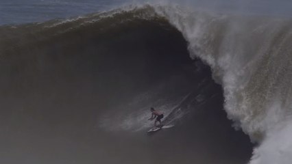 Brad Domke a battu le record de la plus grosse vague jamais surfée en skimboard