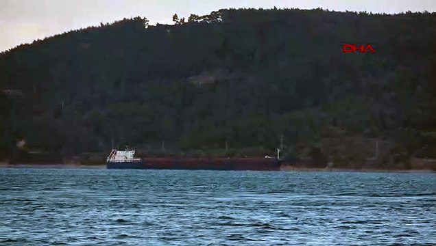 Çanakkale Boğazı'nda gemi karaya oturdu: O anlar anbean kamerada