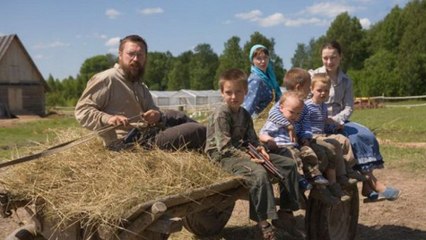 Millionnaire russe, German Sterligov vit à présent dans la forêt avec toute sa famille