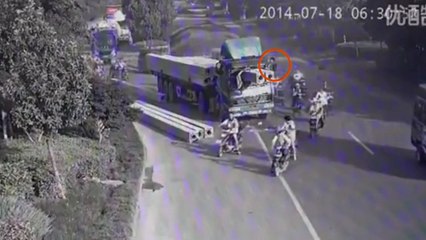 Ce chauffeur poids-lourd est le conducteur le plus chanceux du monde