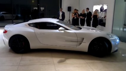 Une Aston Martin ONE-77 en pleine action