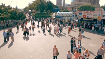 Tous les ans, pendant une minute, tous les habitants de cette ville s'arrêtent !