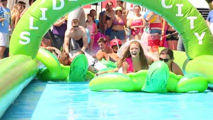 Un toboggan de la taille de la Tour Eiffel débarque aux Etats-Unis