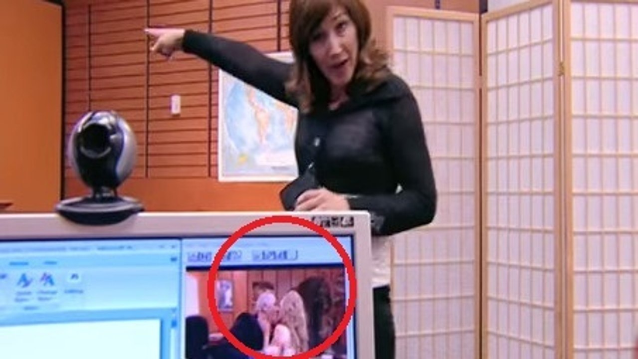 Ce patron trompe sa femme et demande à ses employés de le couvrir !