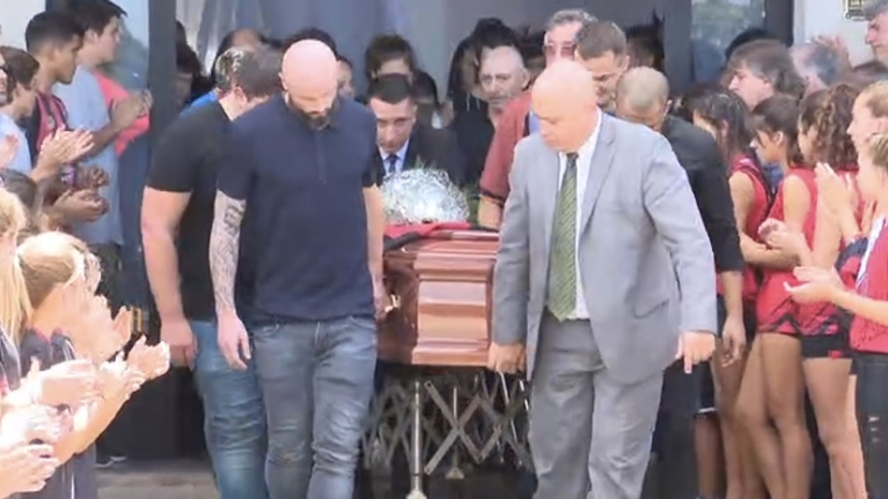Emiliano Sala : le dernier adieu émouvant au footballeur à Progreso