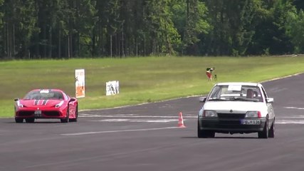Une Opel Kadett humilie une Ferrari 458 Speciale