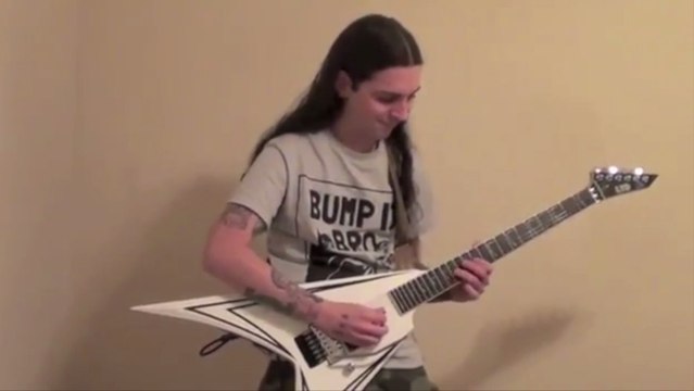 La reprise du thème de Mario Bros à la guitare électrique