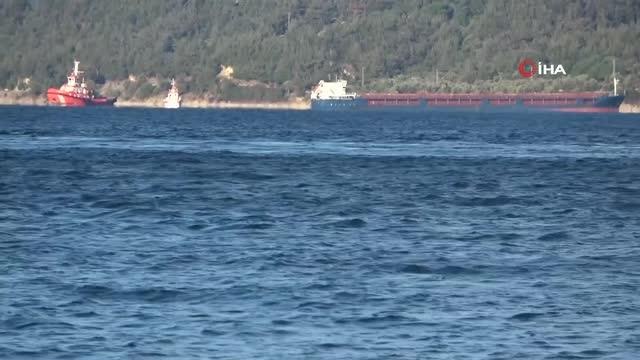 Çanakkale Boğazı'nda karaya oturan geminin kurtarma çalışmaları sürüyor