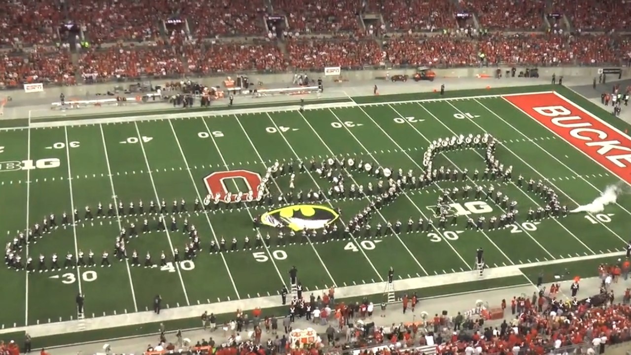 Arriverez-vous à reconnaître les génériques de séries télé joués par cette fanfare ?