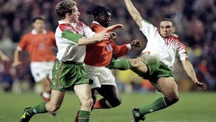 Cette compilation de tacles du joueur le plus violent de l'histoire va vous faire peur