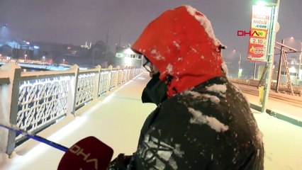Balığın kulağına kar suyu kaçınca soluğu Galata Köprüsü'nde aldılar