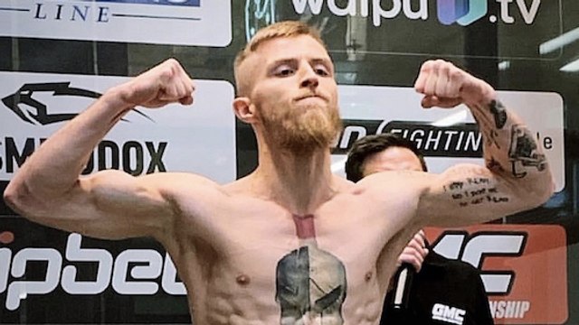 MMA : un combattant copie le style de Conor McGregor à 100%