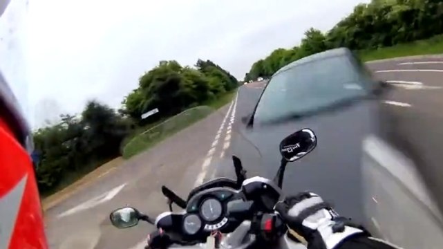 Pour lutter contre la vitesse excessive en moto, une mère diffuse la vidéo de la mort de son fils