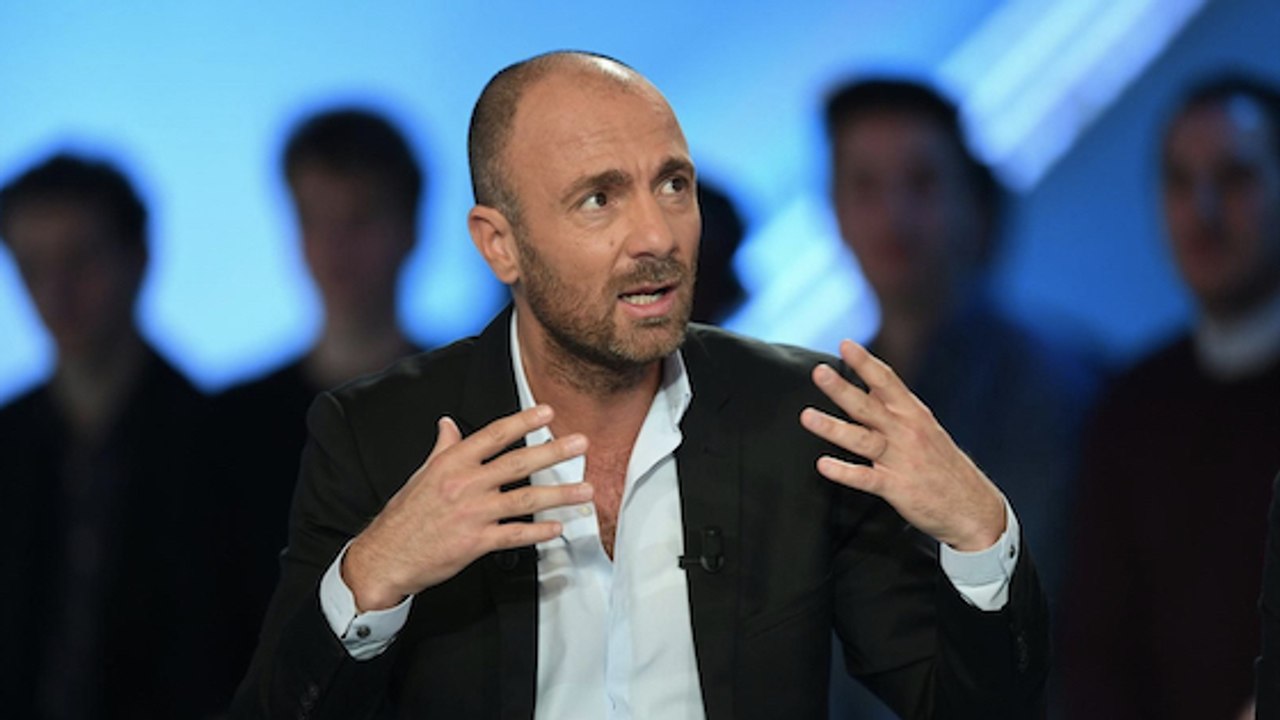 "La plus grosse escroquerie que j'ai vue" : Dugarry pète les plombs contre la VAR après Barça - OL