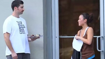 Devant un club de gym, un homme fait la pire blague du monde