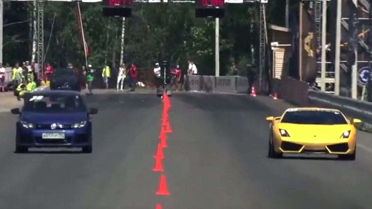 Une Lamborghini Gallardo et une Mercedes CLS 63 AMG battues par une Volkswagen Golf