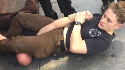 Trop alcoolisé, un "agent de sécurité" arrête un collègue en lui cassant le bras à Las Vegas (vidéo)