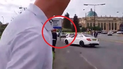 Il plante lamentablement sa Mercedes C63 AMG dans un poteau
