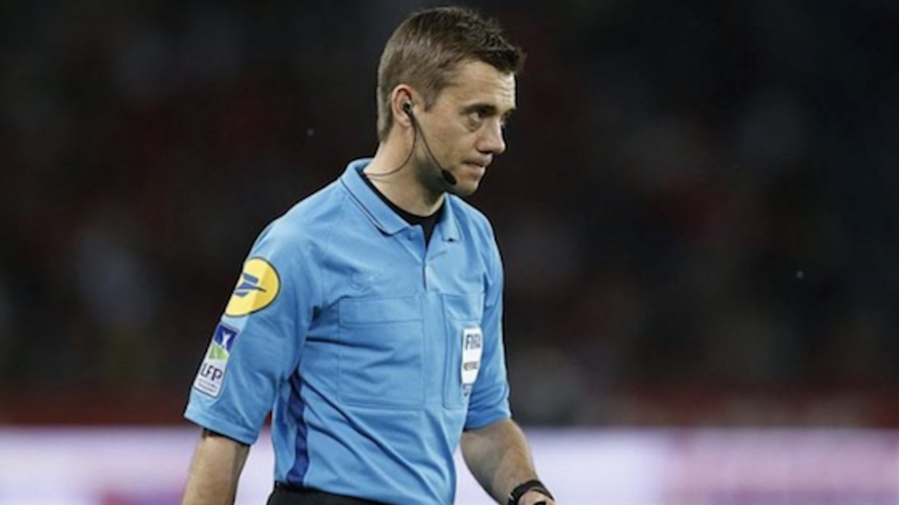 Salaire arbitre Ligue 1 : combien touche un arbitre de football en France ?