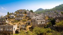 En Turquie, le village fantôme de Kayaköy a été mis aux enchères